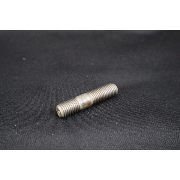 マツダ(MAZDA)スタツドEX.マニホールド/マツダ純正部品/ファミリア アクセラ アテンザ MAZDA3 MAZDA6/シリンダー/BP8J10104(BP8J-10-104)