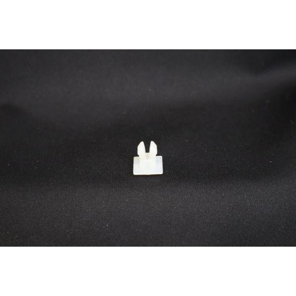 マツダ(MAZDA)フアスナーランプ/マツダ純正部品/ファミリア アクセラ アテンザ MAZDA3 MAZDA6/ランプ/BR70510E1(BR70-51-0E1)