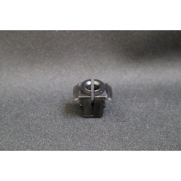 マツダ(MAZDA)ブツシユAアジヤストスクリユ/マツダ純正部品/ファミリア アクセラ アテンザ MAZDA3 MAZDA6/ランプ/BR70510K3(BR70-51-0K3)