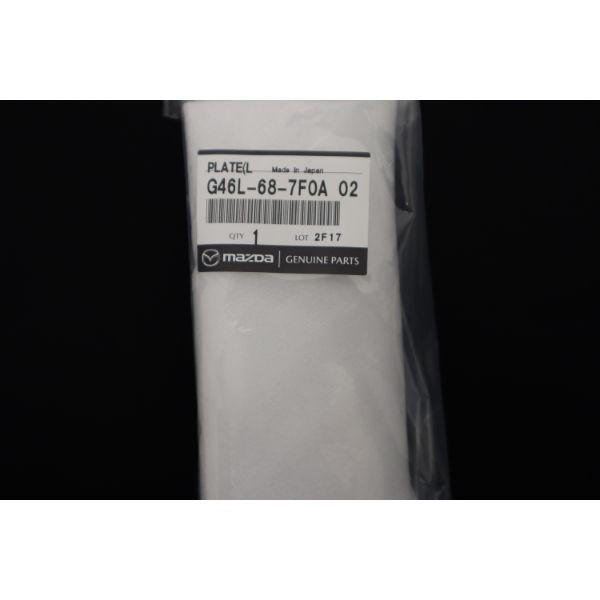 マツダ(MAZDA) プレート(L) フロントスカーフ/カペラ アクセラ アテンザ MAZDA3 MAZDA6/トリム/マツダ純正部品/G46L687F0A02(G46L-68-7F0A0)