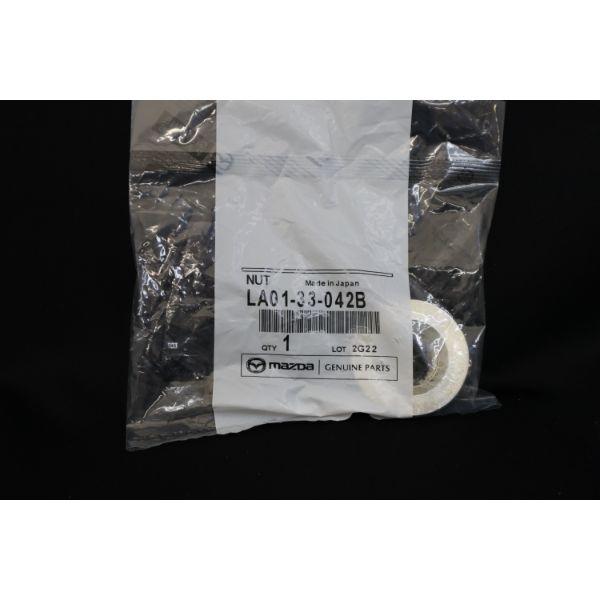 マツダ(MAZDA)ナツト/マツダ純正部品/MPV/フロントアクスル/LA0133042B(LA01-33-042B)