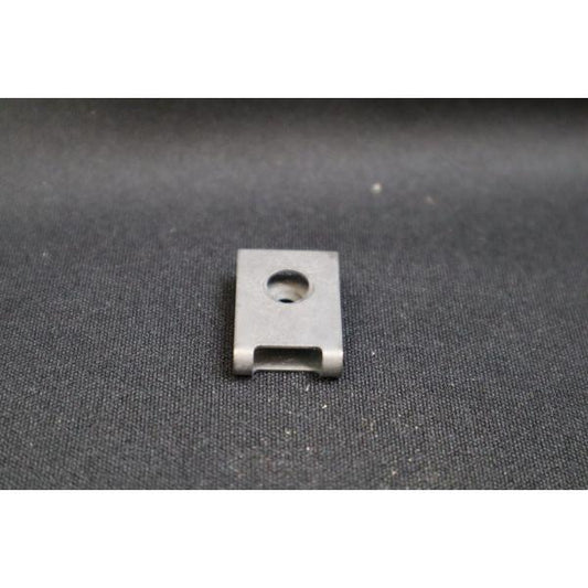 マツダ（MAZDA）エアーダムスプリングブラケット/マツダ純正部品/RX7  RX-8/バンパー/FB0150733(FB01-50-733)